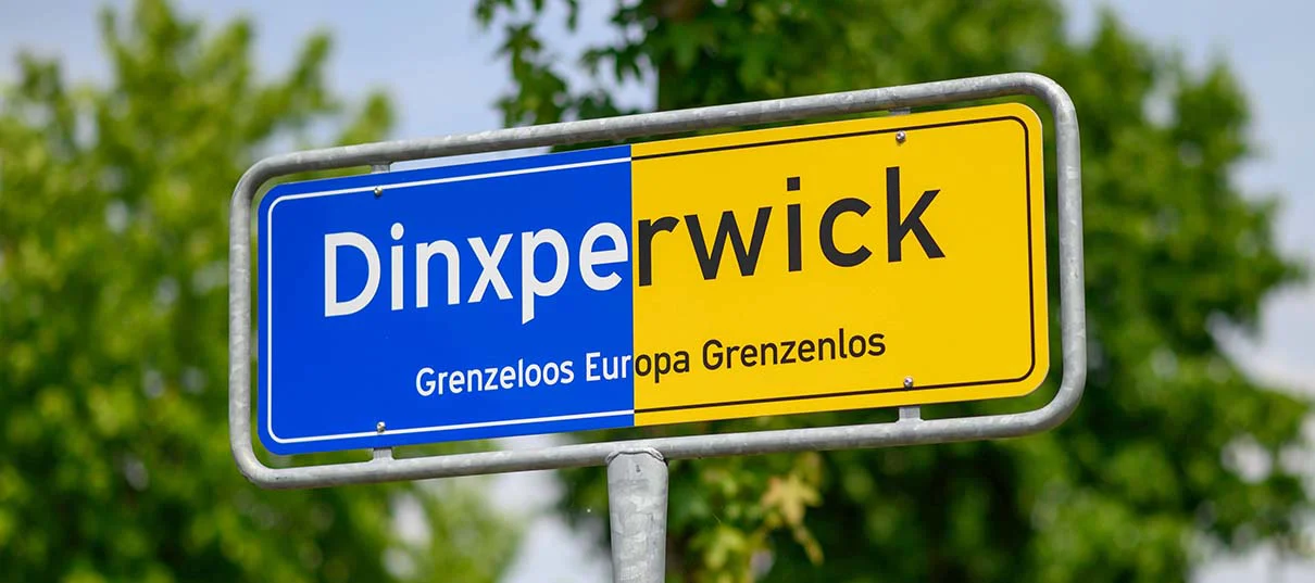 Ortsschild Dinxperwick an der deutsch-niederländischen Grenze